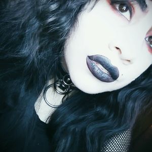 Meet your Posher, Annie